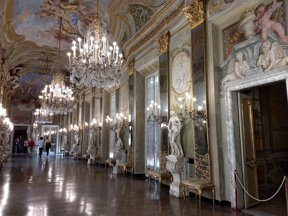 Sala dos Espelhos no Palácio Real