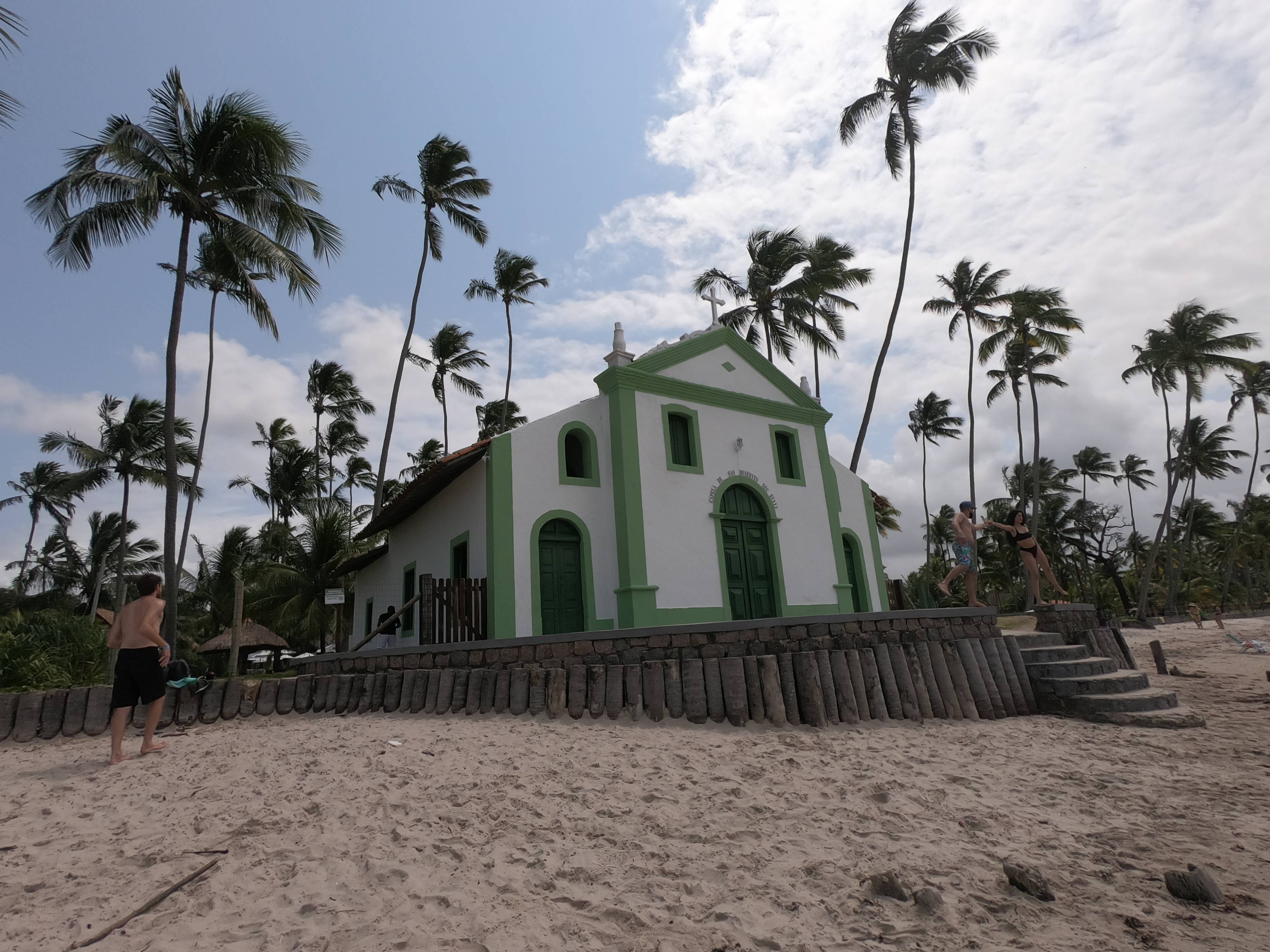 Igreja na Praia dos Carneiros