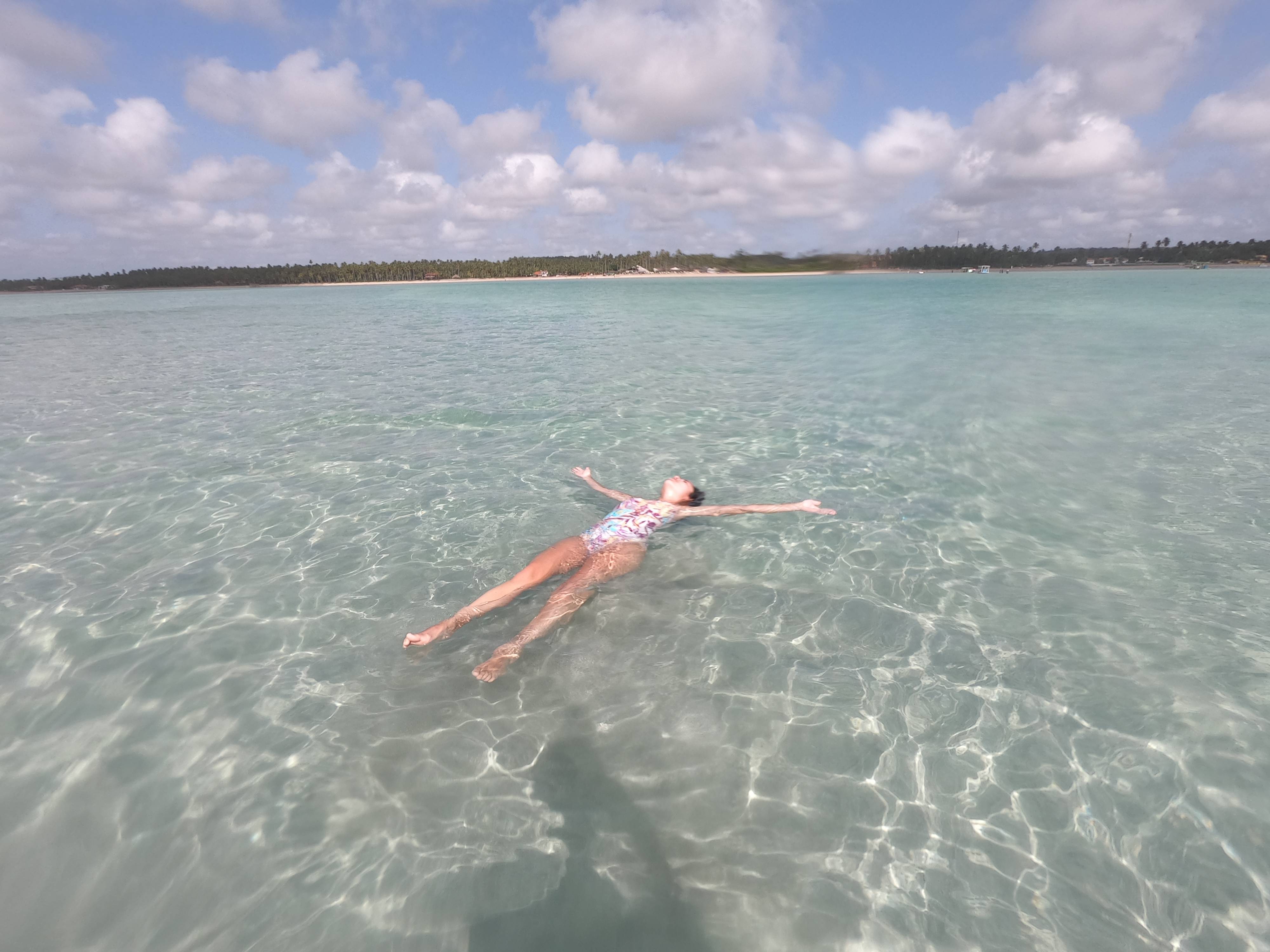 Passeio de bicicleta na água - mergulho