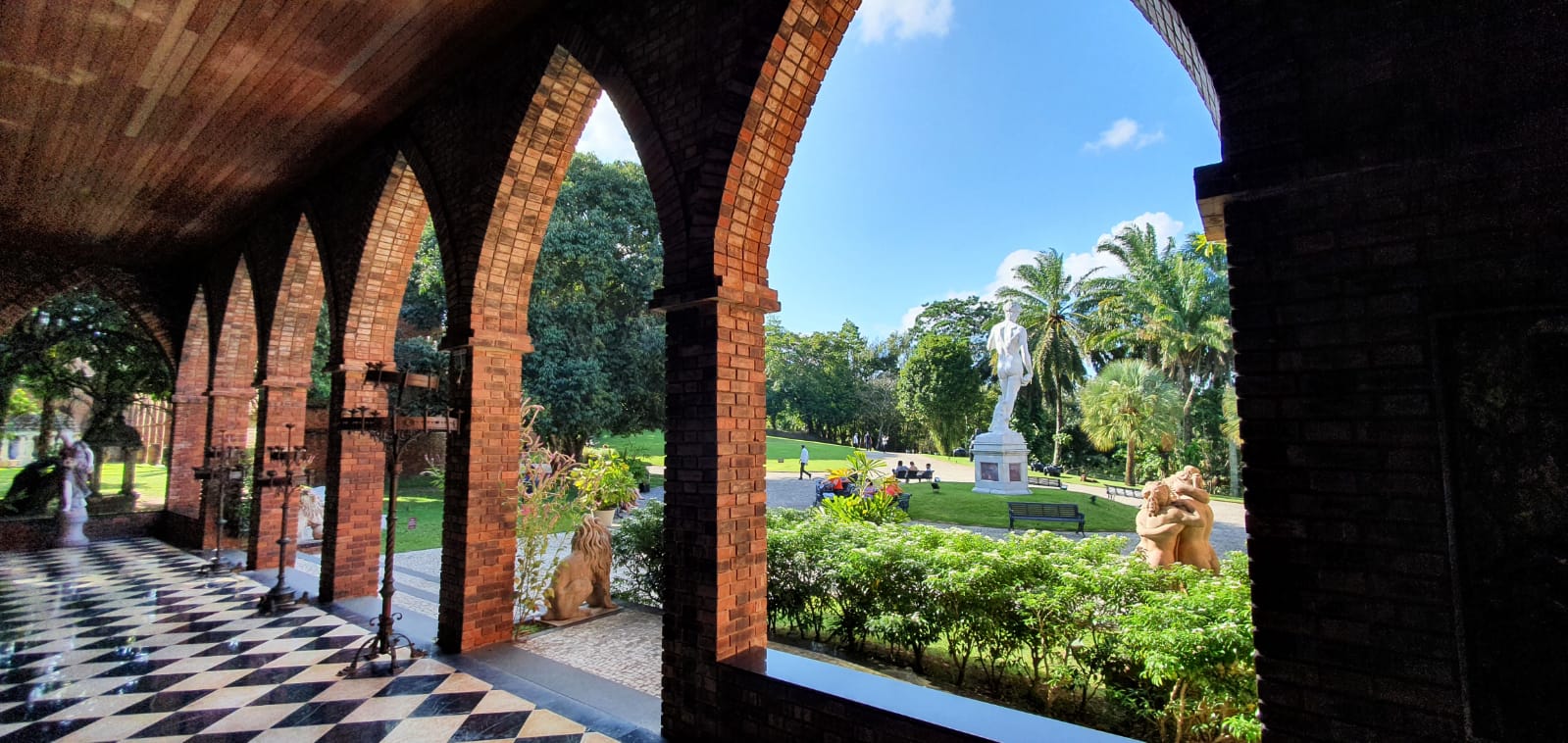 Jardim do Instituto Brennand