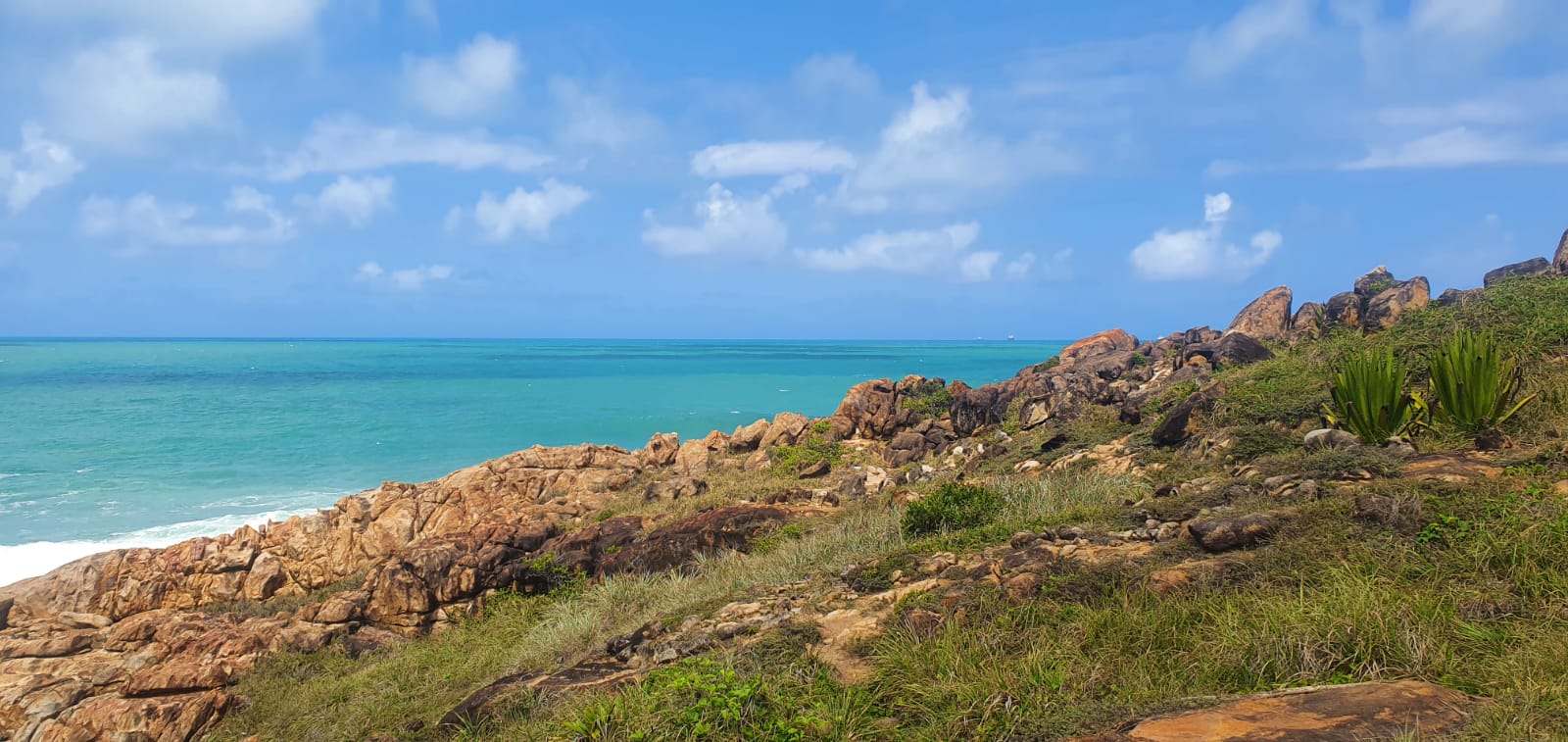 Trilha pelas pedras em Cabo de Santo Agostinho